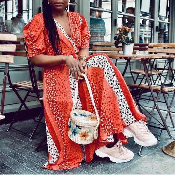 NWOT H&M V-neck Chiffon Dress - Picture 5 of 5